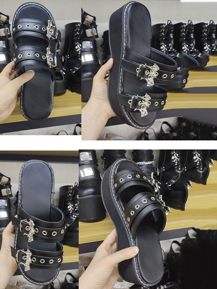 Fledermaus-Plateau-Sandalen mit Doppelschnalle