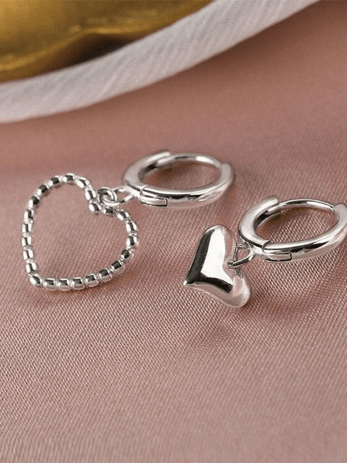 Pendiente de aro con colgante de corazón irregular