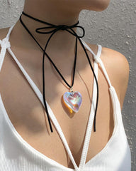 Collar envolvente con forma de corazón 