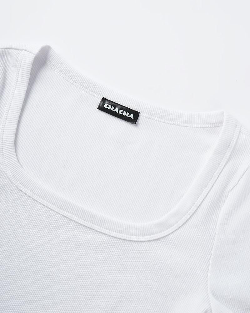 Camiseta corta con cuello redondo de Saldiac