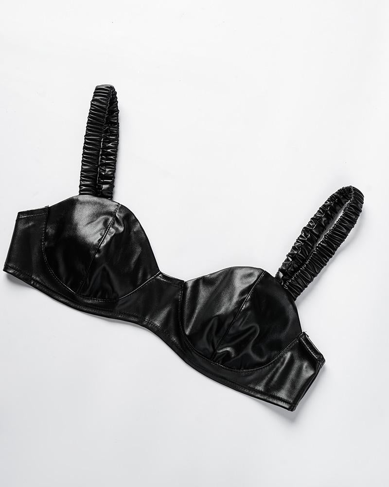 Kurze Jacke „Baddie Statement“ aus Kunstleder
