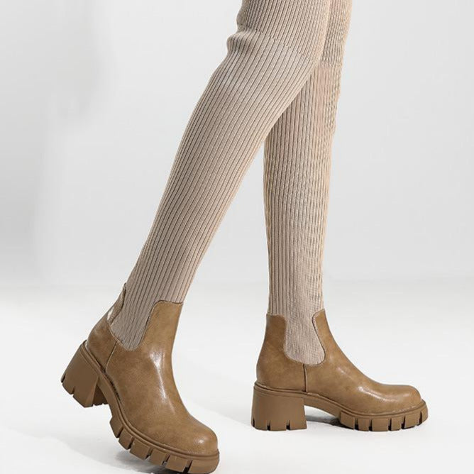 Stiefel im britischen Stil mit klobigen Absätzen und dicker Sohle