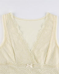 Kurzes Spitzentop „Nightingale“