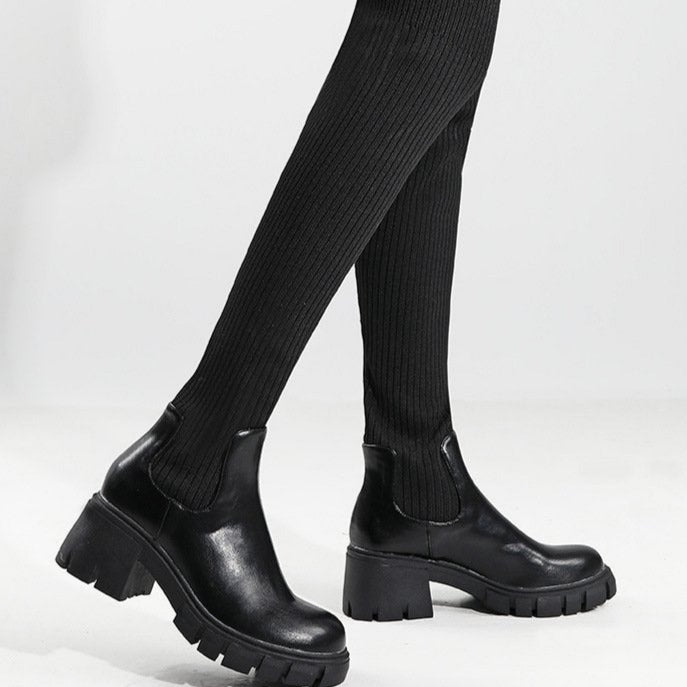 Stiefel im britischen Stil mit klobigen Absätzen und dicker Sohle
