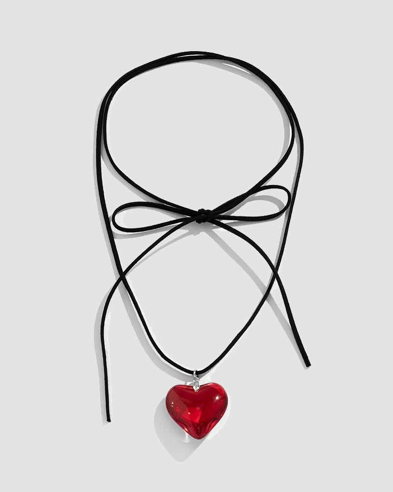 Collar envolvente con forma de corazón 