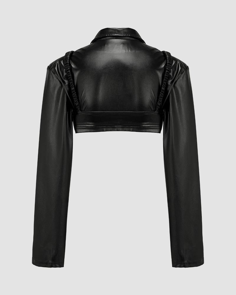 Kurze Jacke „Baddie Statement“ aus Kunstleder