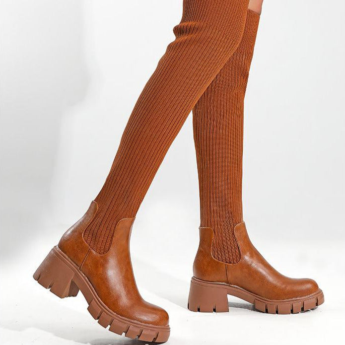 Stiefel im britischen Stil mit klobigen Absätzen und dicker Sohle