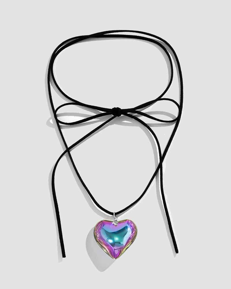 Collar envolvente con forma de corazón 