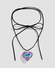 Collar envolvente con forma de corazón 