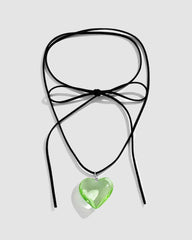 Collar envolvente con forma de corazón 