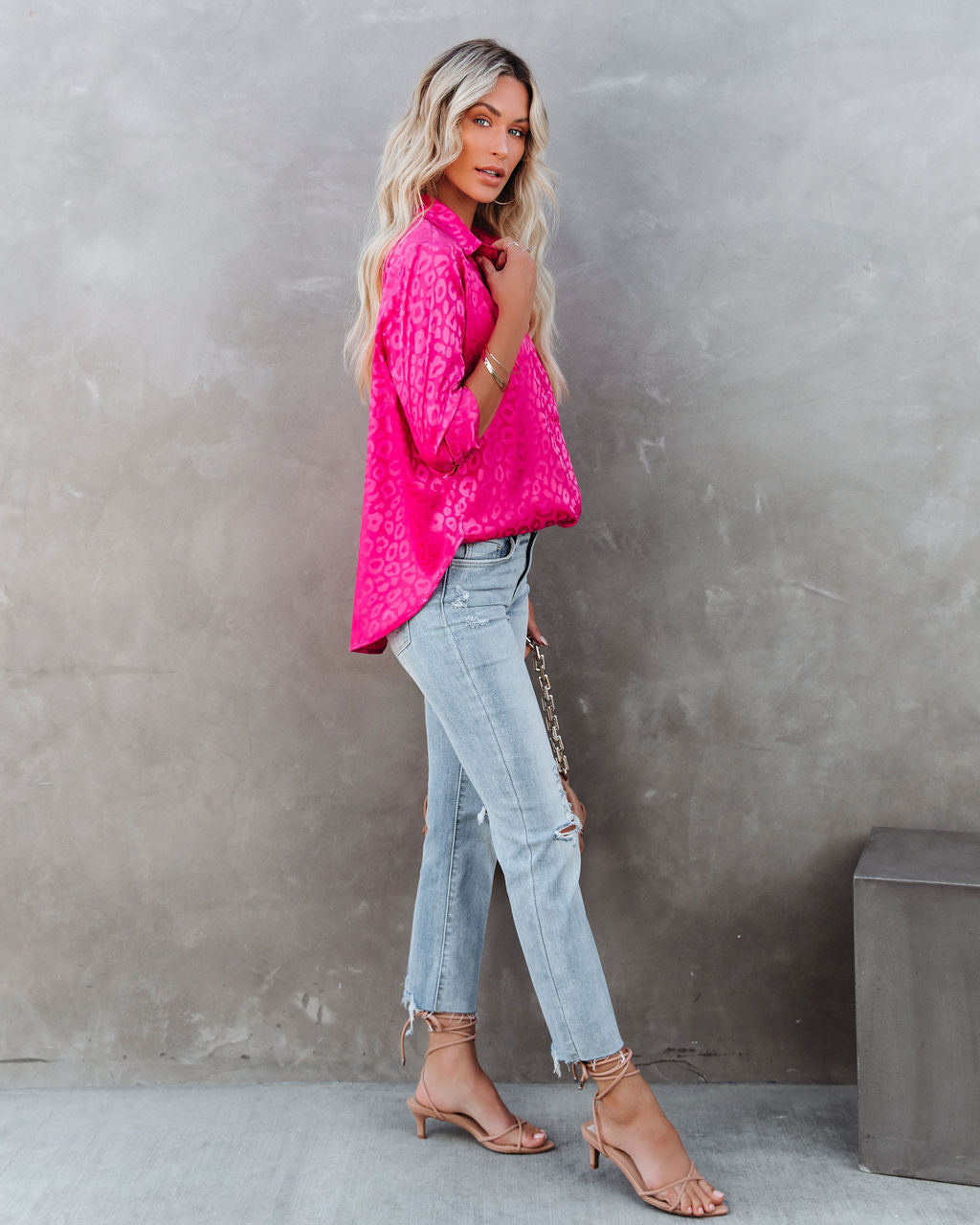 Kingdom Satin-Bluse mit geprägtem Button-Down-Muster - Magenta