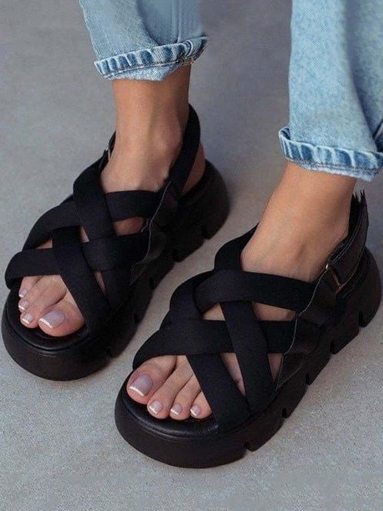 Plateau-Sandalen mit Klettverschluss und überkreuzten Riemen