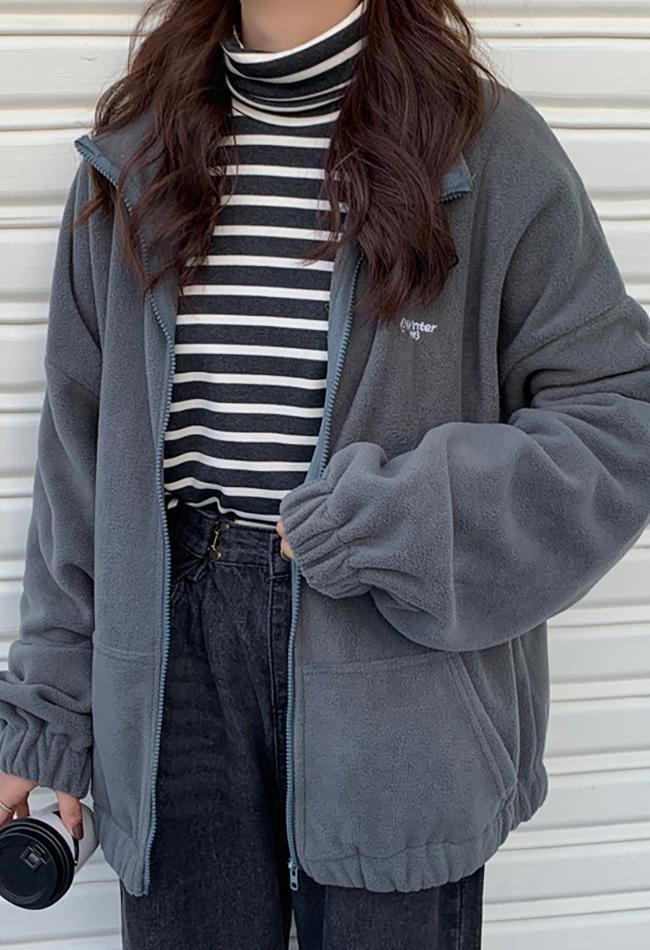 Reißverschlussjacke mit Buchstaben-Print