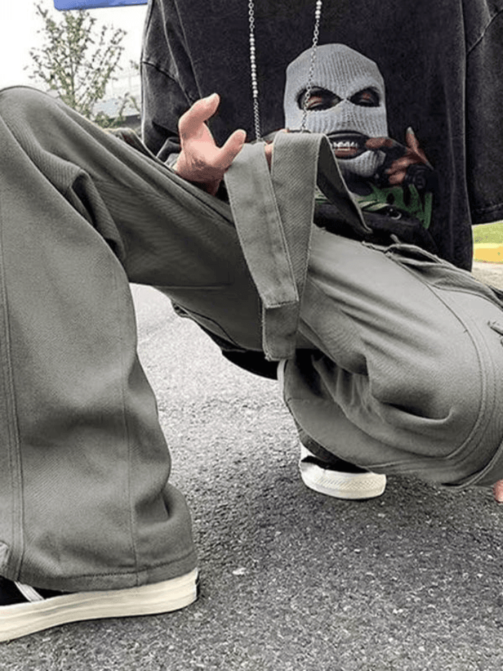 Lockere Cargohose für Herren mit Riemendetail und Tasche