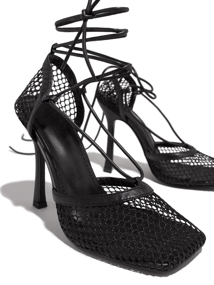 Sandalen mit eckiger Zehenpartie und Wickeldesign aus Mesh