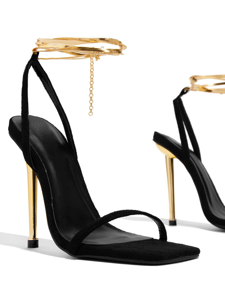 Sandalen mit eckiger Zehenpartie und Knöchelriemen