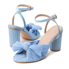 Sandalias de tacón con decoración de lazo 