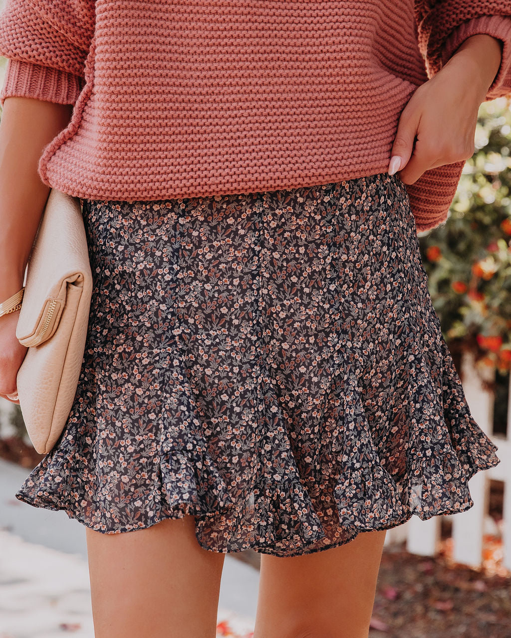Minifalda con volantes florales de Next Chapter 