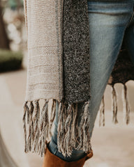 Pearl District – Strickjacke mit Fransen und Farbblockdesign