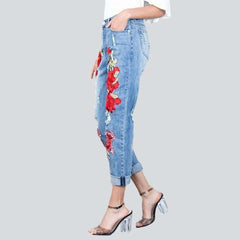 Bestickte weite Jeans für Damen