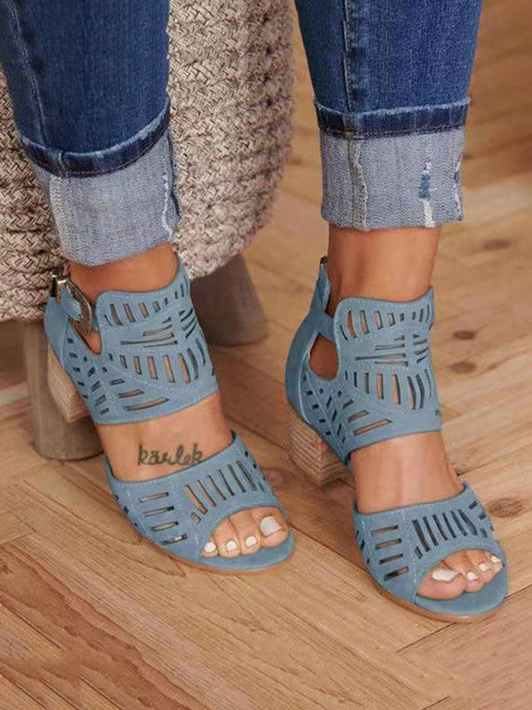 Sandalen mit ausgehöhltem Blockabsatz