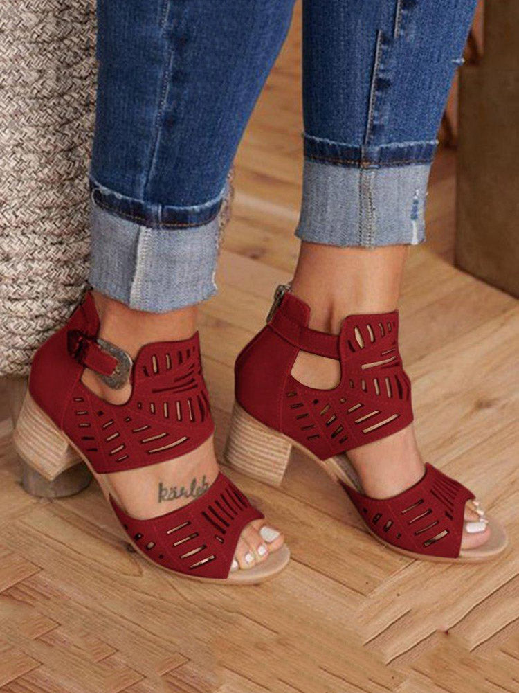 Sandalen mit ausgehöhltem Blockabsatz