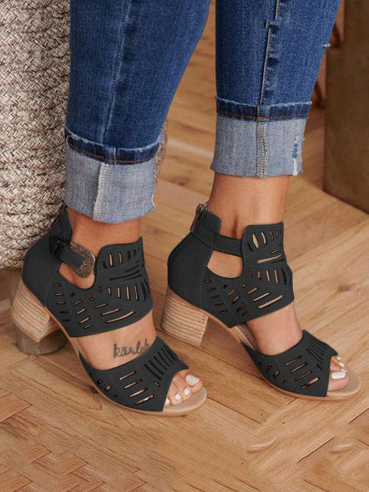 Sandalen mit ausgehöhltem Blockabsatz