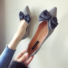 Zapatos planos de suela suave y puntiaguda