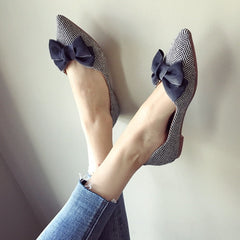 Zapatos planos de suela suave y puntiaguda