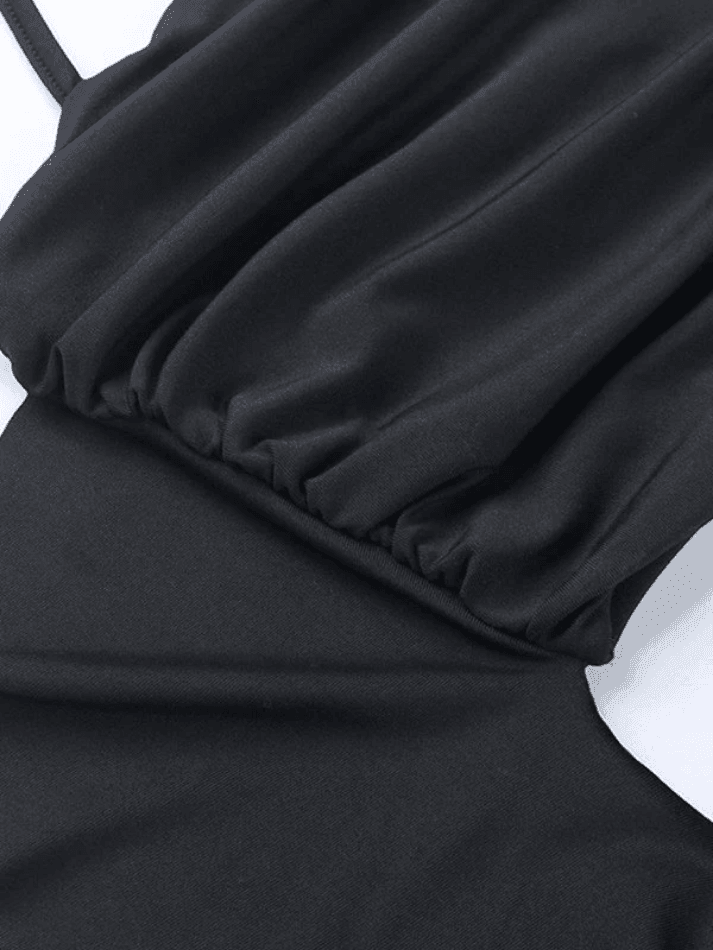 Top corto de tirantes con cuello halter y ribete de volantes
