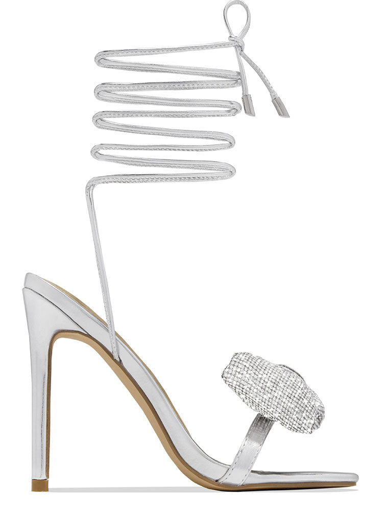 High Heels mit Schleife und Strasssteinen