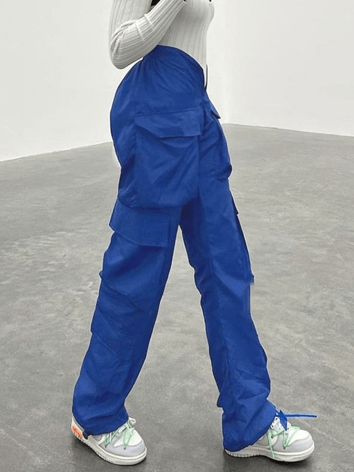 Cargohose mit V-Ausschnitt und Taschen