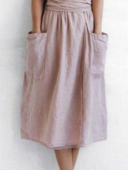 Einfarbiges Kleid mit V-Ausschnitt, kurzen Ärmeln und Tasche