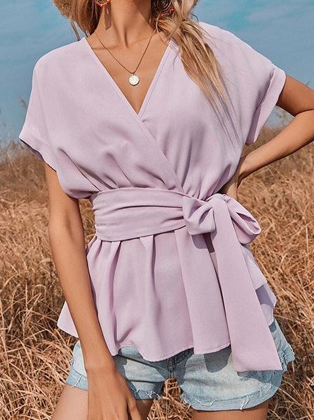 Lockere Bluse mit V-Ausschnitt und kurzen Ärmeln