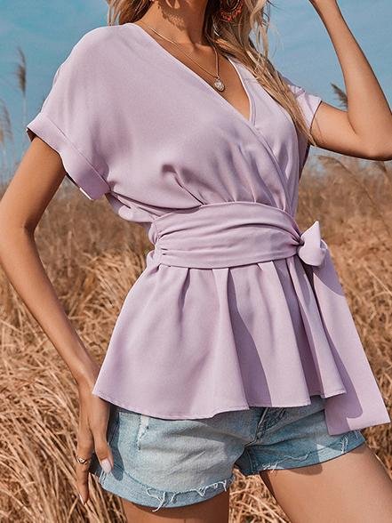 Lockere Bluse mit V-Ausschnitt und kurzen Ärmeln