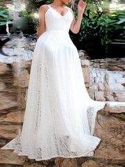 Vestido largo de encaje con escote en V