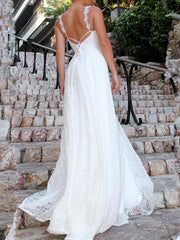 Vestido largo de encaje con escote en V