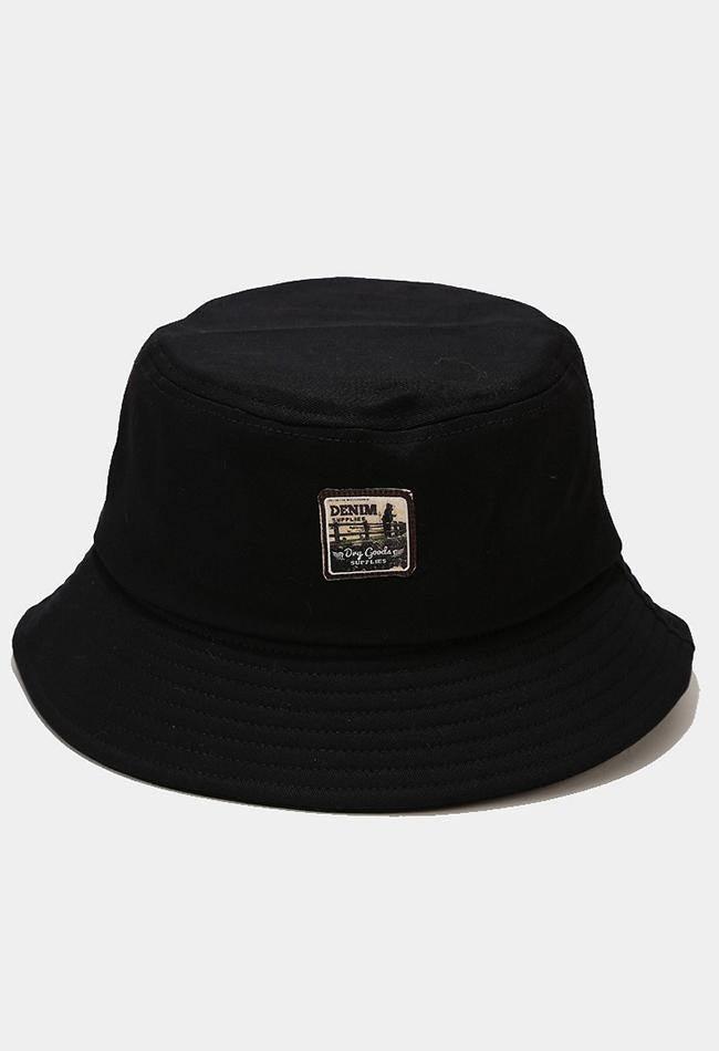 Sombrero de pescador con parche vintage