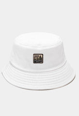 Sombrero de pescador con parche vintage