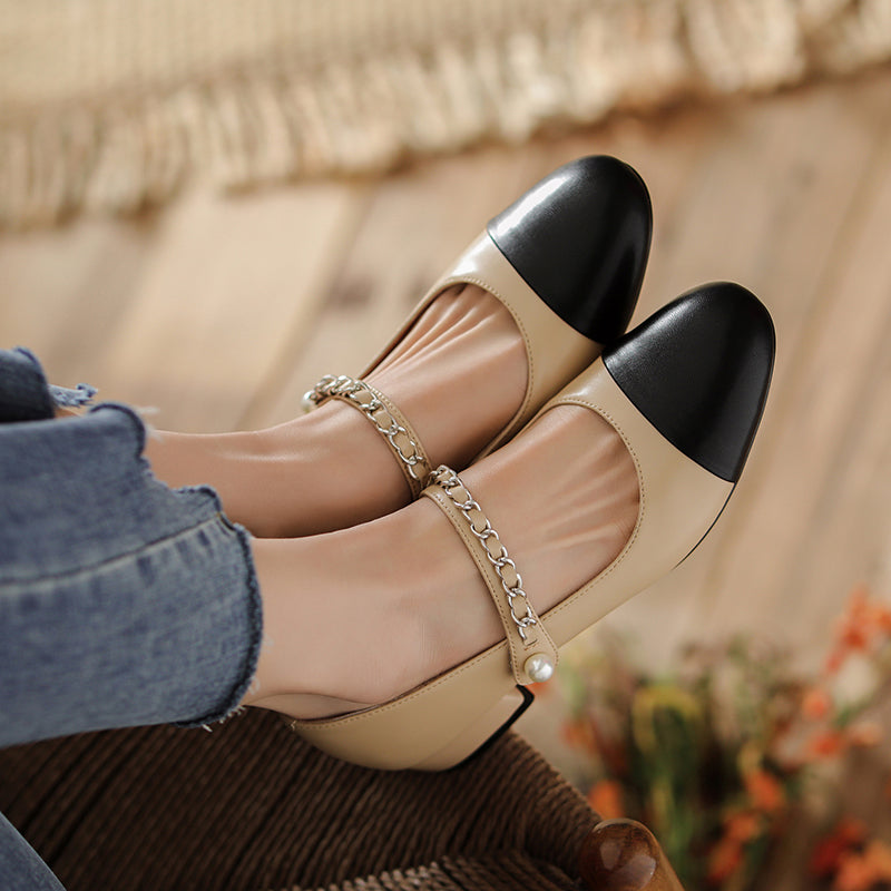 Mary Janes con puntera y cadena Daphne