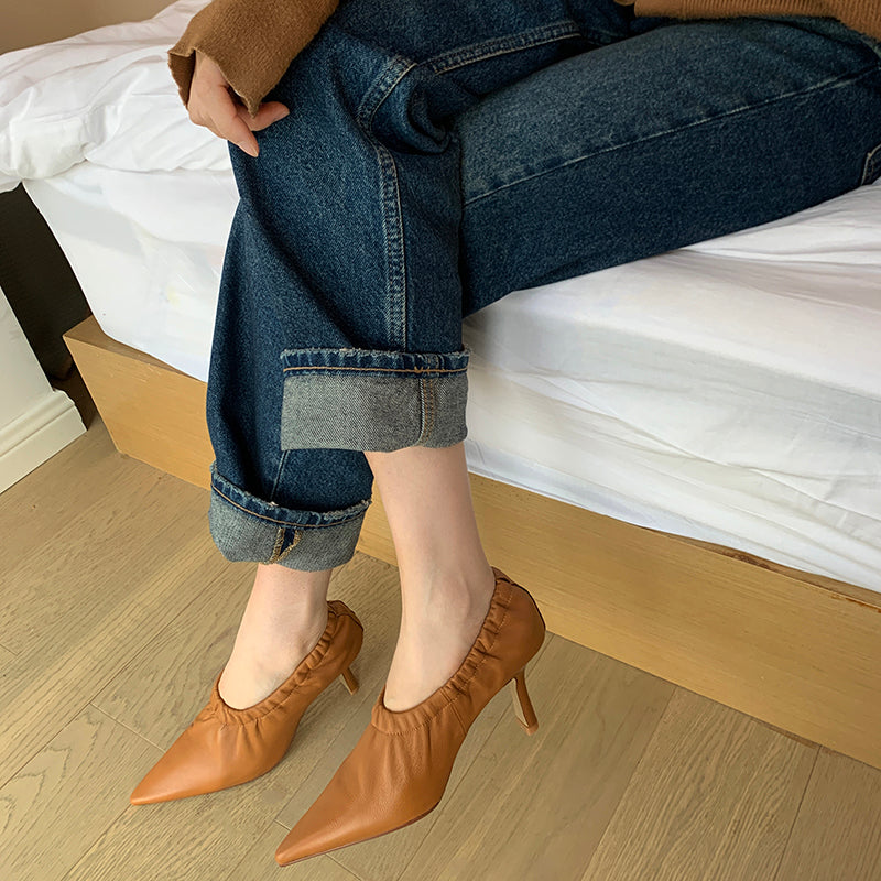 Denali – Handgefertigte Slip-On-Pumps mit spitzer Zehenpartie