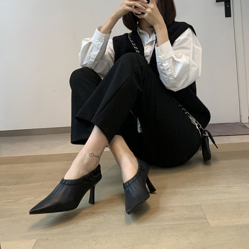 Denali – Handgefertigte Slip-On-Pumps mit spitzer Zehenpartie