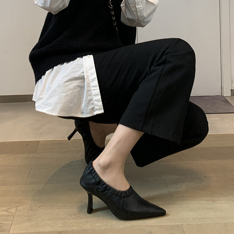 Denali – Handgefertigte Slip-On-Pumps mit spitzer Zehenpartie