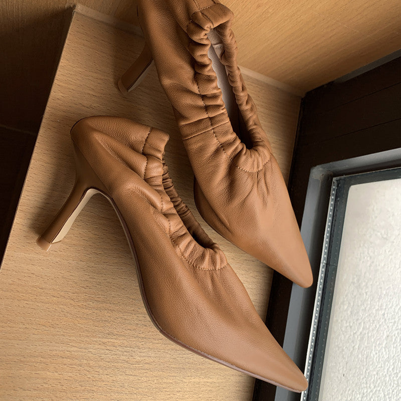 Denali – Handgefertigte Slip-On-Pumps mit spitzer Zehenpartie